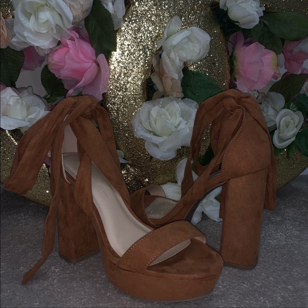 Lace Up Heels ✨